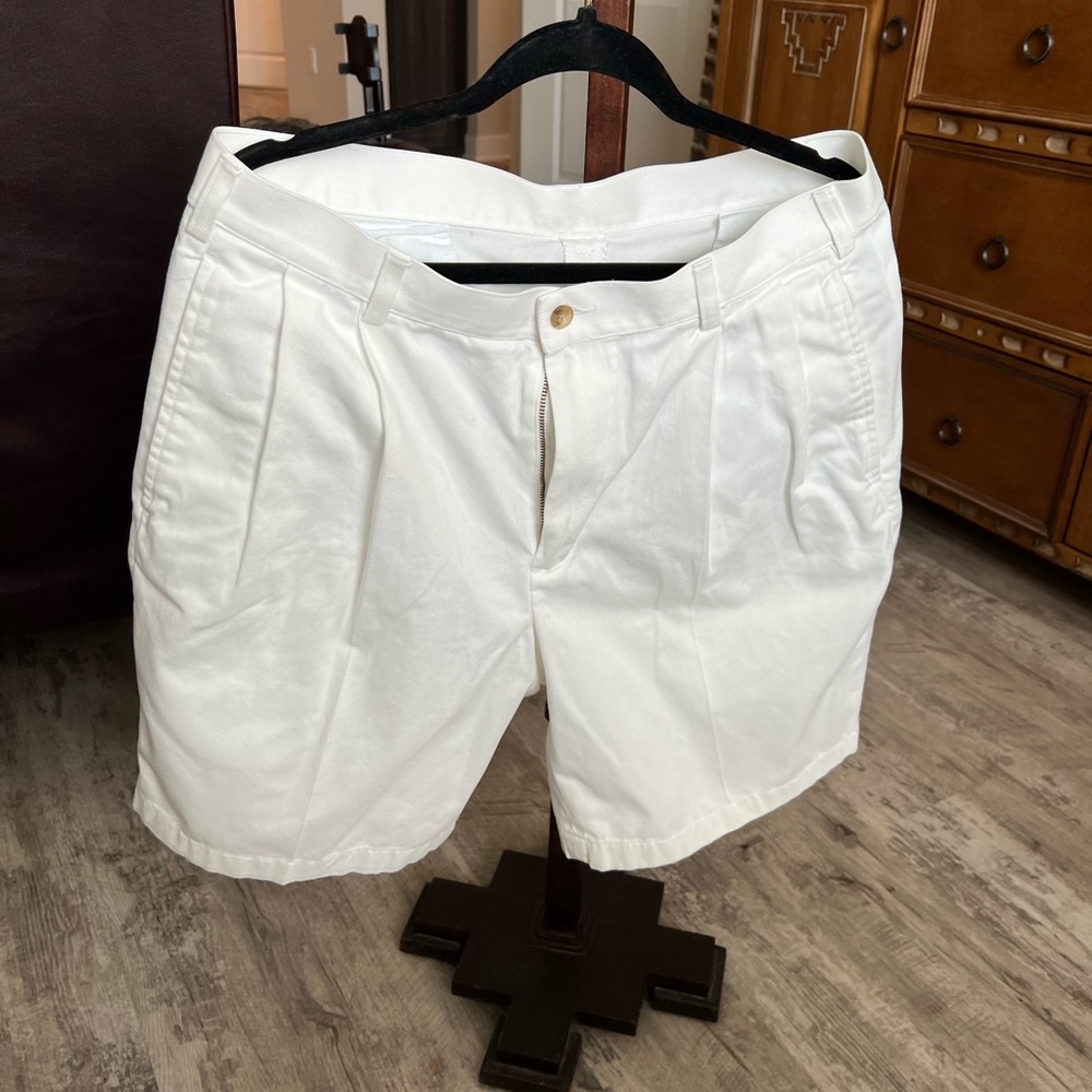 Jos A. Bank Mens WHITE Pleated Traveler Cotton Casual Shorts 35 - Picture 4 of 8